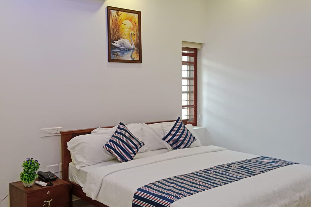 Lakeshore Rooms