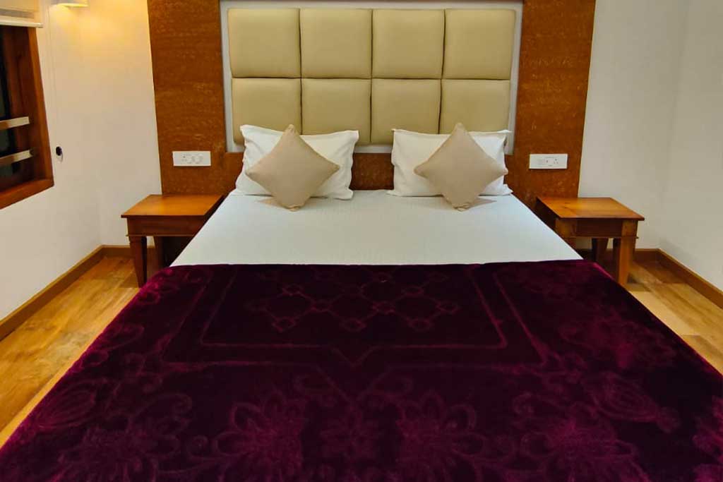 Lakeshore Rooms